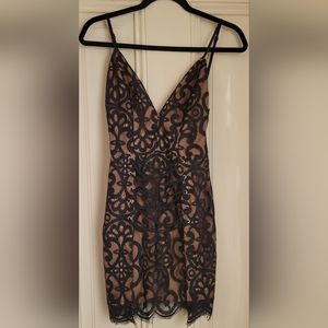 Women's black, sexy laced top with deep cleavage. NEW. Size S/P
